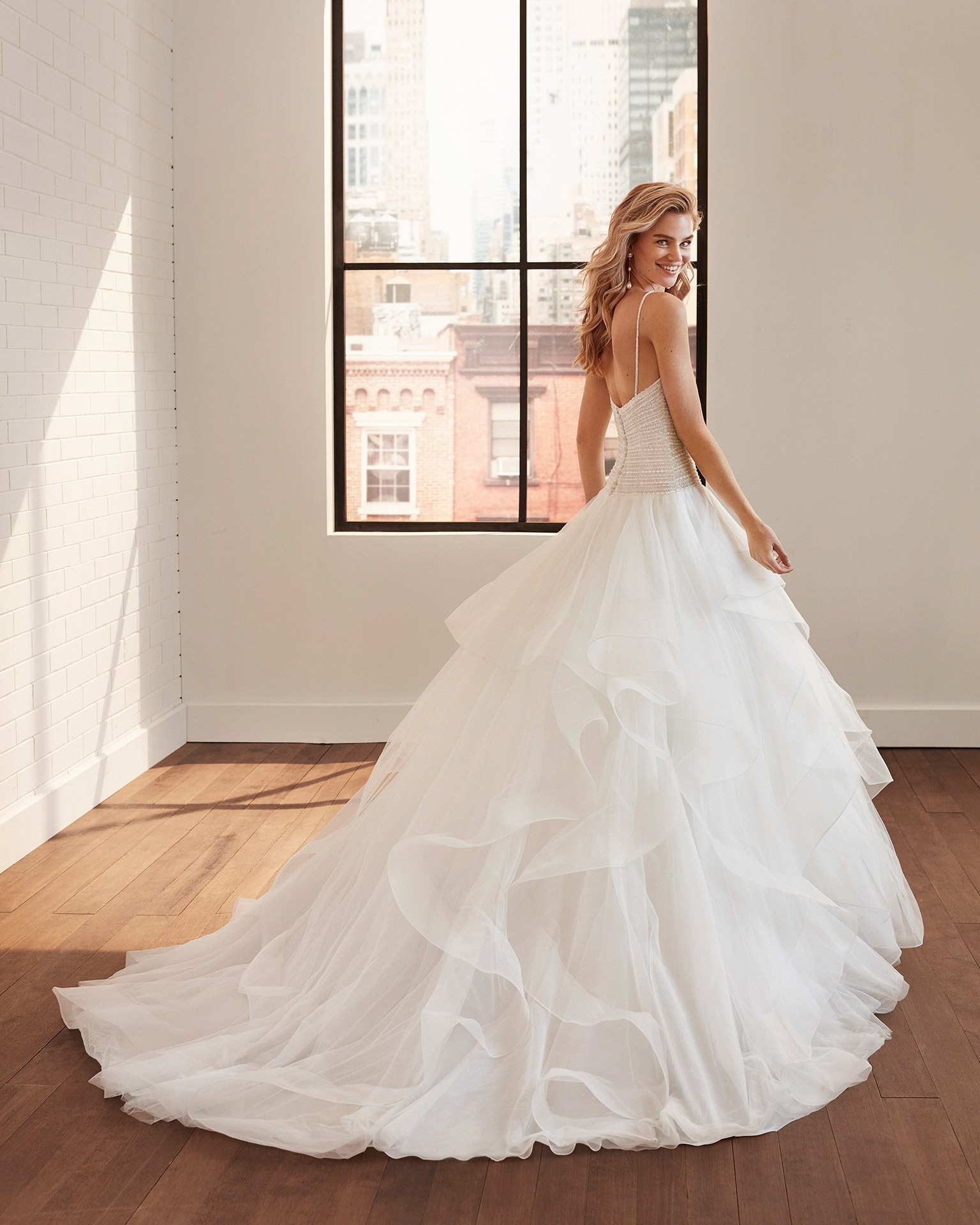 Abito da Sposa Loray by Lunanovias | Le Spose di Romagnoli