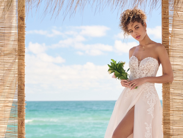 Vestiti da Sposa per Matrimonio in Spiaggia in Toscana